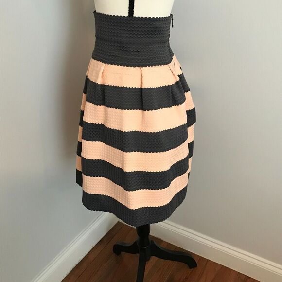 Anthropologie Girls From Savoy Ponte Bell Striped Textured Skirt - Size MED/L - Picture 2 of 8